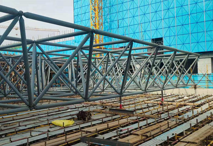 德宏高铁东总部基地2号楼网架